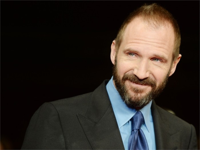 Ralph fiennes voldemort actors fanpop handsome hot visit patient english